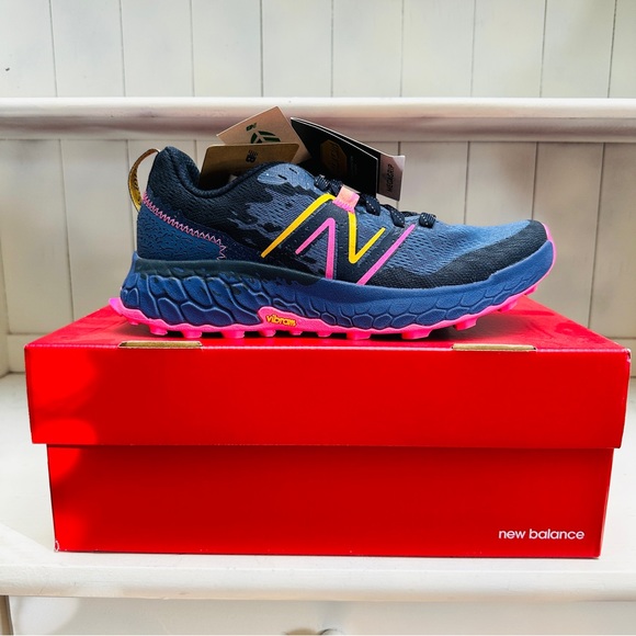 New Balance Hierro V7 Trail Running Shoes / Sneakers - Night Sky w/ Vibrant Pink - Picture 2 of 11